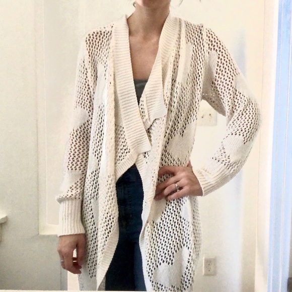 Aeropostale Crocheted Hearts Open Front 